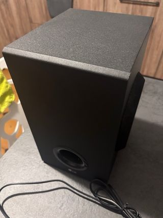 Soundbar LG con Subwoofer