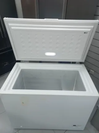 Congelador arcón largo 95cm con golpe