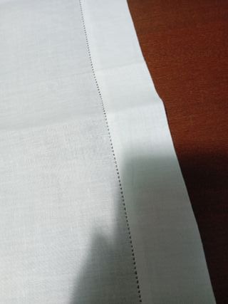Asciugamano lino ricamato a mano 110x72 cm