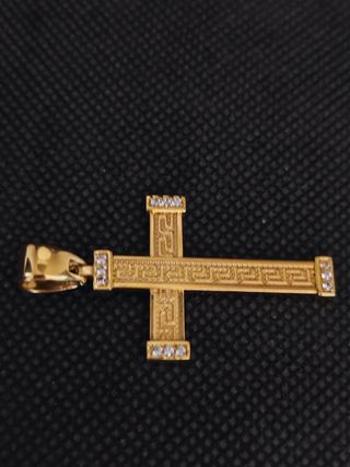 Colgante oro18k cruz grabada circonita051-03-00418
