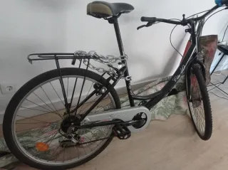 Bicicleta Clásica Negra con Timbre