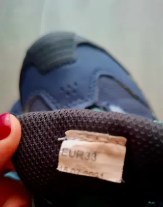 Zapatillas Decathlon niño azul y verde. Talla 33