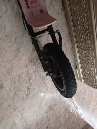 Patinete grande rojo