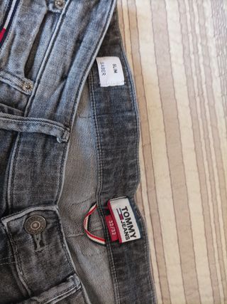 Pantalones grises Tommy Jeans hombre