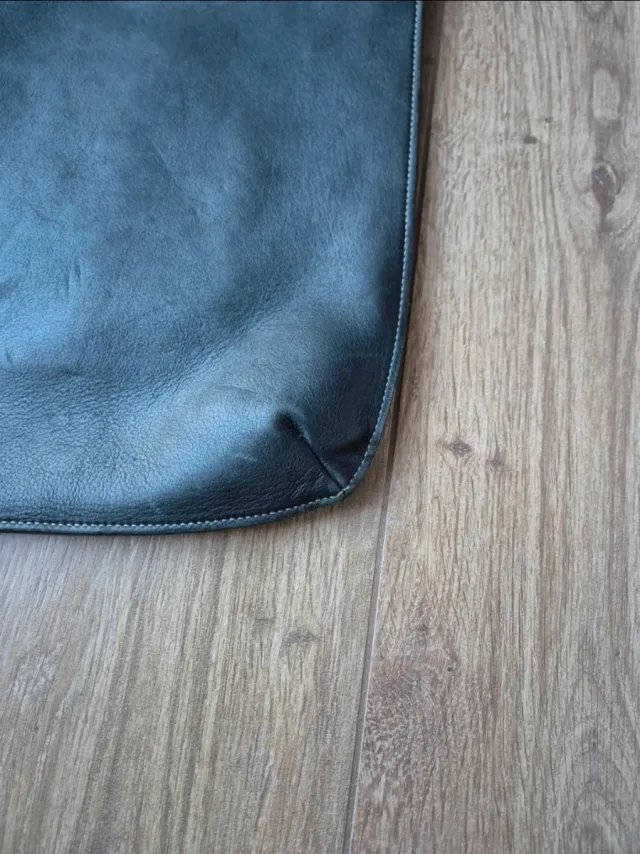 Borsa vera pelle nera con catena