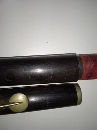 Flauta travesera antigua de madera