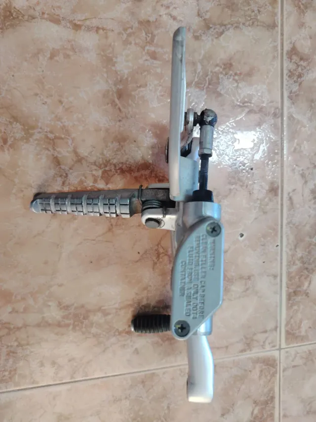 Estribera Freno Trasero Aprilia RS125 Completa