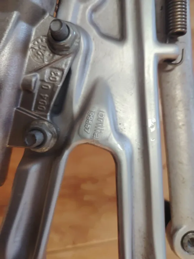 Estribera Freno Trasero Aprilia RS125 Completa