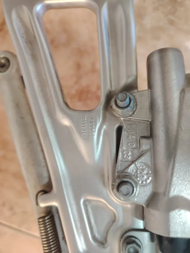 Estribera Freno Trasero Aprilia RS125 Completa