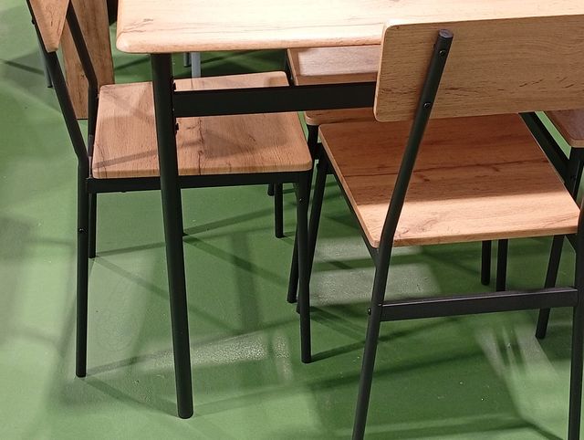 Comedor 4 Sillas Madera y Metal