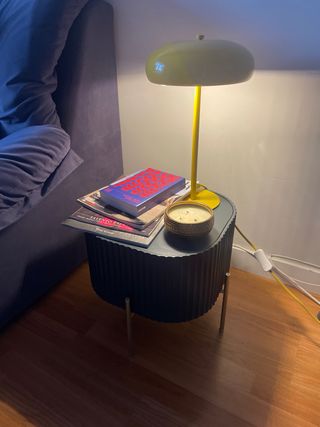 Mesa auxiliar Zara Home azul y dorada