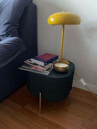 Mesa auxiliar Zara Home azul y dorada