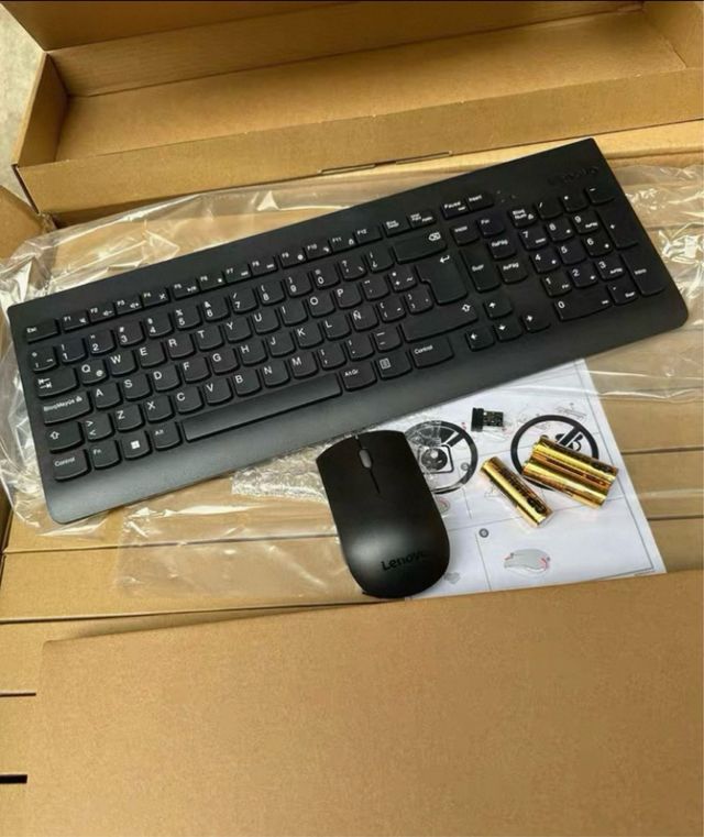 teclado y ratón inalámbricos ultrafinos de Lenovo
