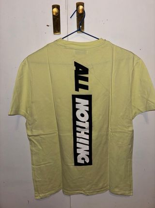 Camiseta Bershka amarilla talla S