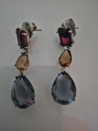 Pendientes largos con piedras moradas y azules