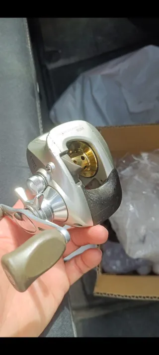 Carrete Team Daiwa X 103 HiL