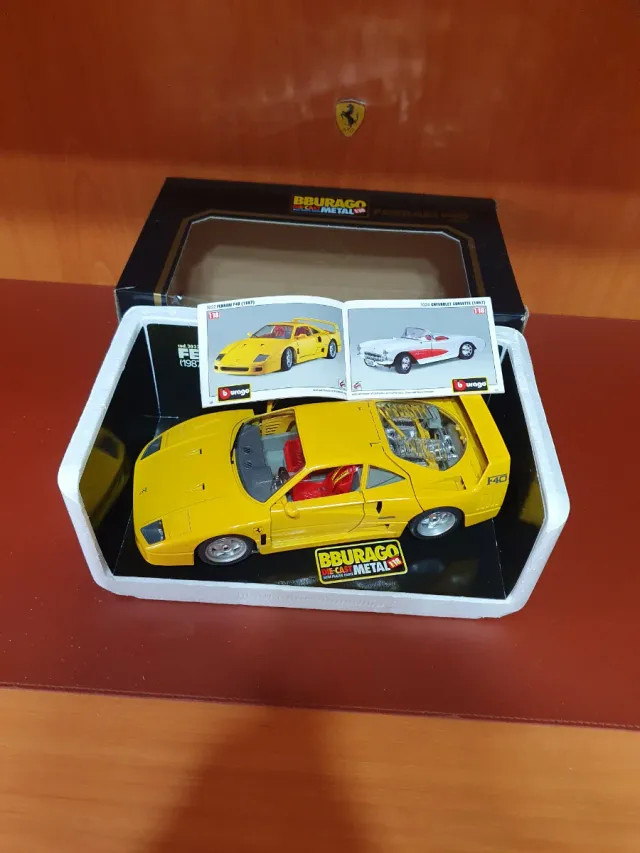 Ferrari F40  Bburago Scala da  1/18