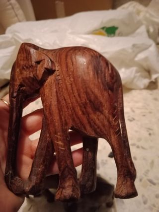 Conjunto elefantes de madera y conjunto mamus
