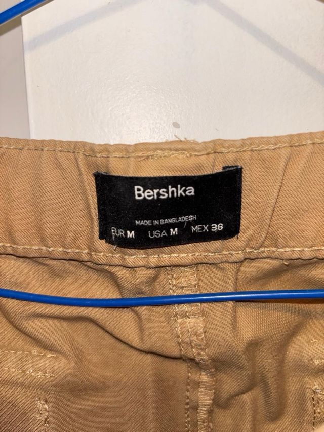 Pantalón cargo Bershka beige