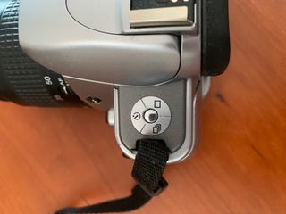 Canon EOS 300V + Zoom EF 35-80mm