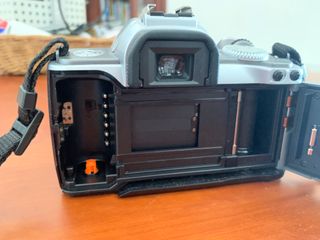 Canon EOS 300V + Zoom EF 35-80mm