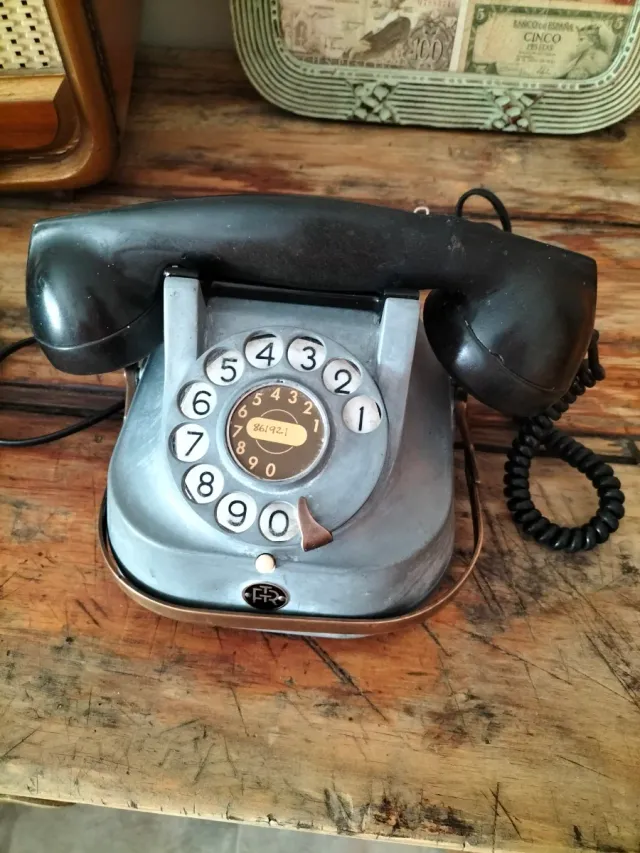 Teléfono antiguo metal y baquelita, francés