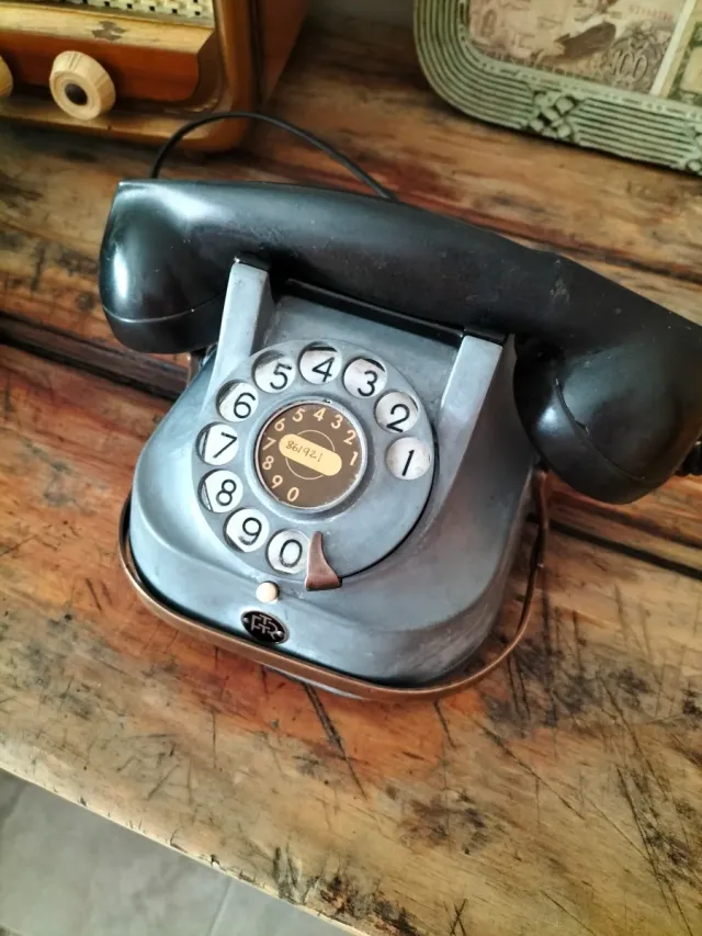 Teléfono antiguo metal y baquelita, francés