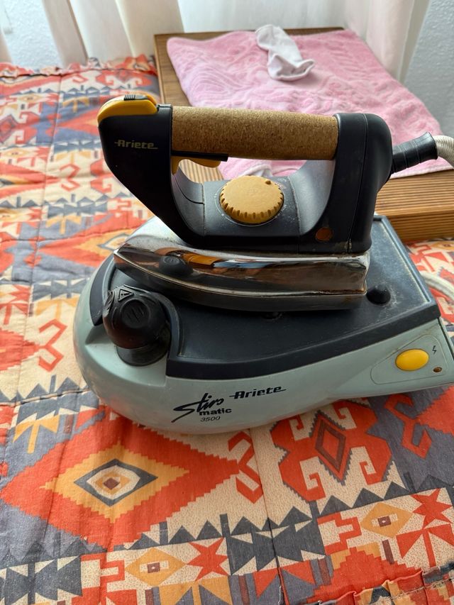 Plancha Centro Planchado Ariete Stiro Magic 3500