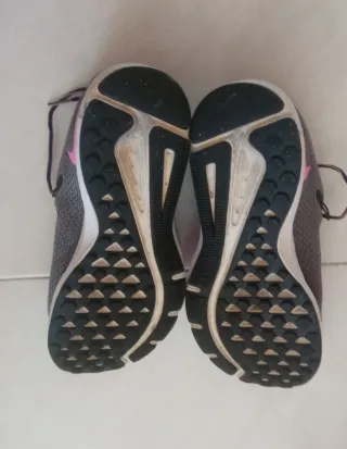 Zapatillas Nike Running Gris y Rosa