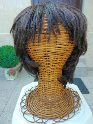 Peruca cabelo curto castanho escuro