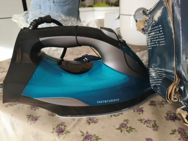 Ferro da stiro Cecotec Fast&Furious