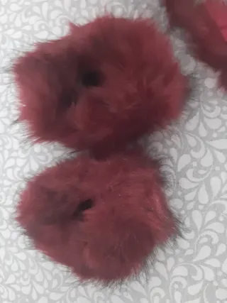 Puños y cuello de pelo sintético,viscosa.