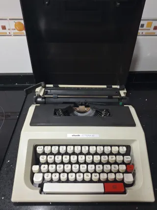 Máquina de escribir antigua