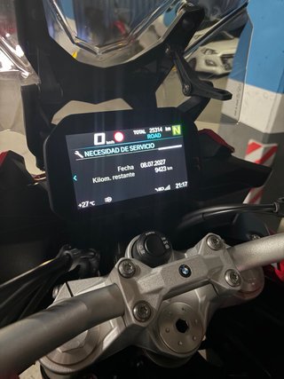 BMW F900XR 2021 sport