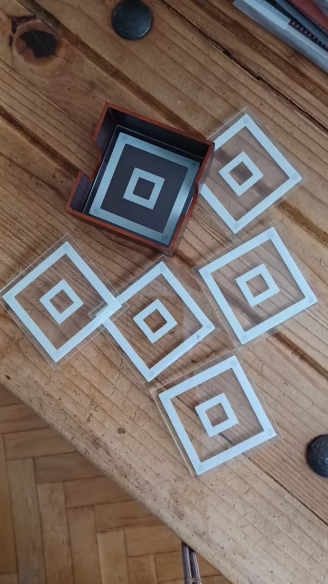 Posavasos de cristal y madera