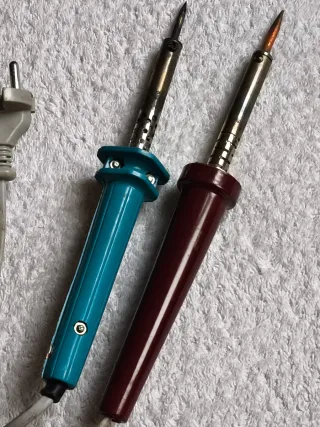 LOTE 2 SOLDADORES DE 30W Y 50W. HOGAR, TALLER,