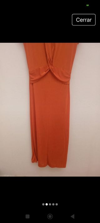 Vestido largo naranja con nudo