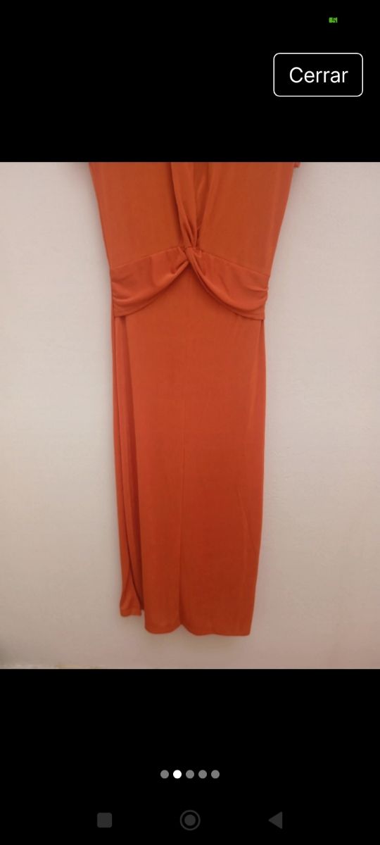 Vestido largo naranja con nudo