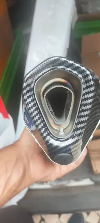 Escape de moto novo