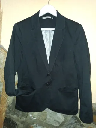 Chaqueta Stradivarius Negra