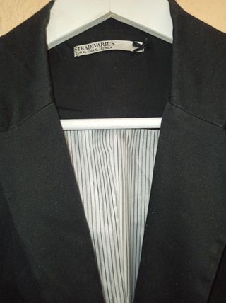 Chaqueta Stradivarius Negra