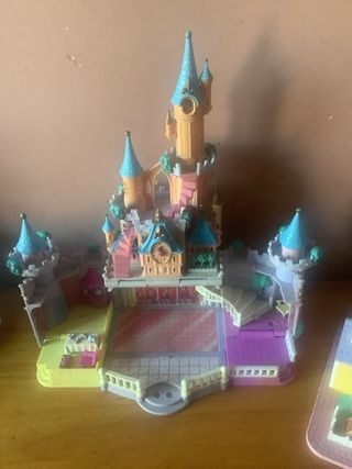 Lote de castillos y casas en miniatura