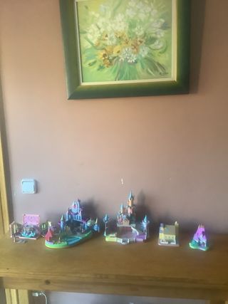 Lote de castillos y casas en miniatura