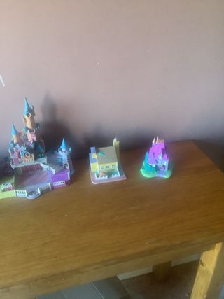 Lote de castillos y casas en miniatura