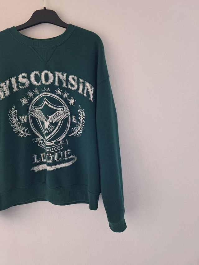 FELPA VERDE CON LOGO WISCONSIN