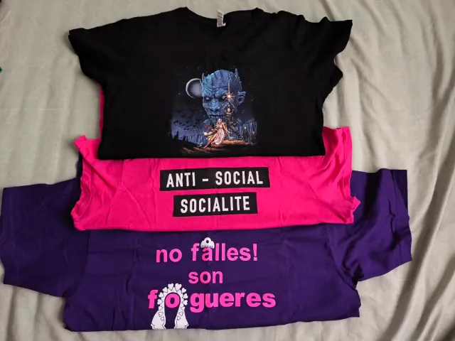 Lote de camisetas de colores