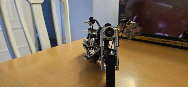 Harley-Davidson 2002 Fatboy 1:10