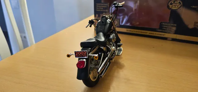 Harley-Davidson 2002 Fatboy 1:10