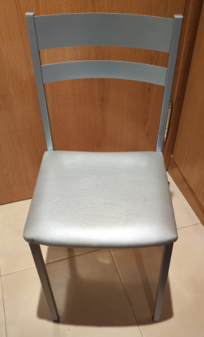 Silla de cocina plateada