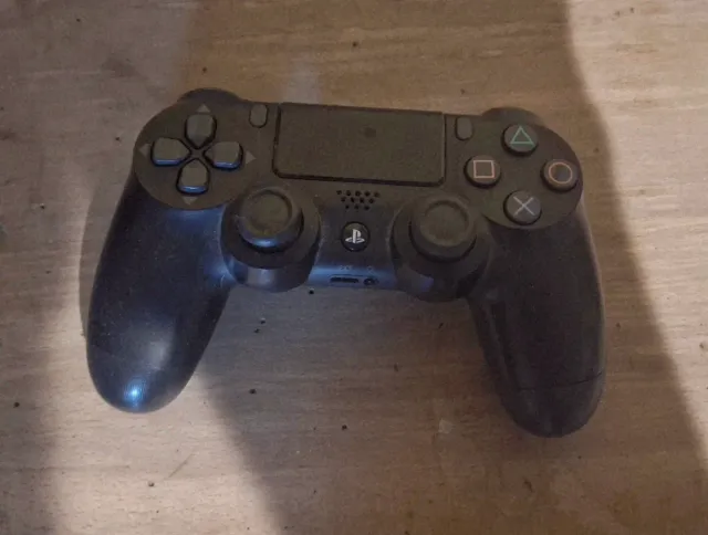 PS4 (PlayStation 4) Negra *precio negociable*